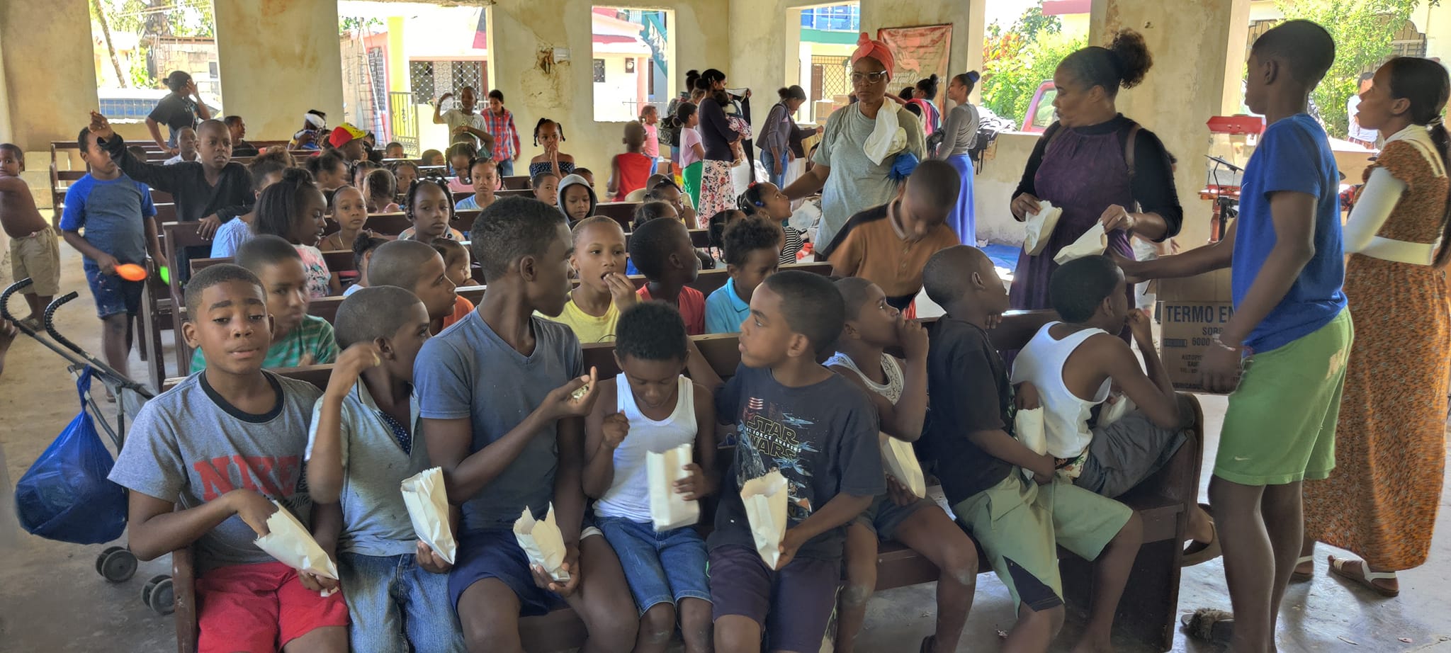 ¡Abrigamos Corazones Necesitados! 🤍✨ 2024